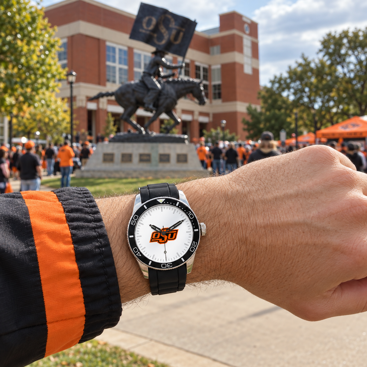 Bullet holds the crowd - Oklahoma State Cowboys watch